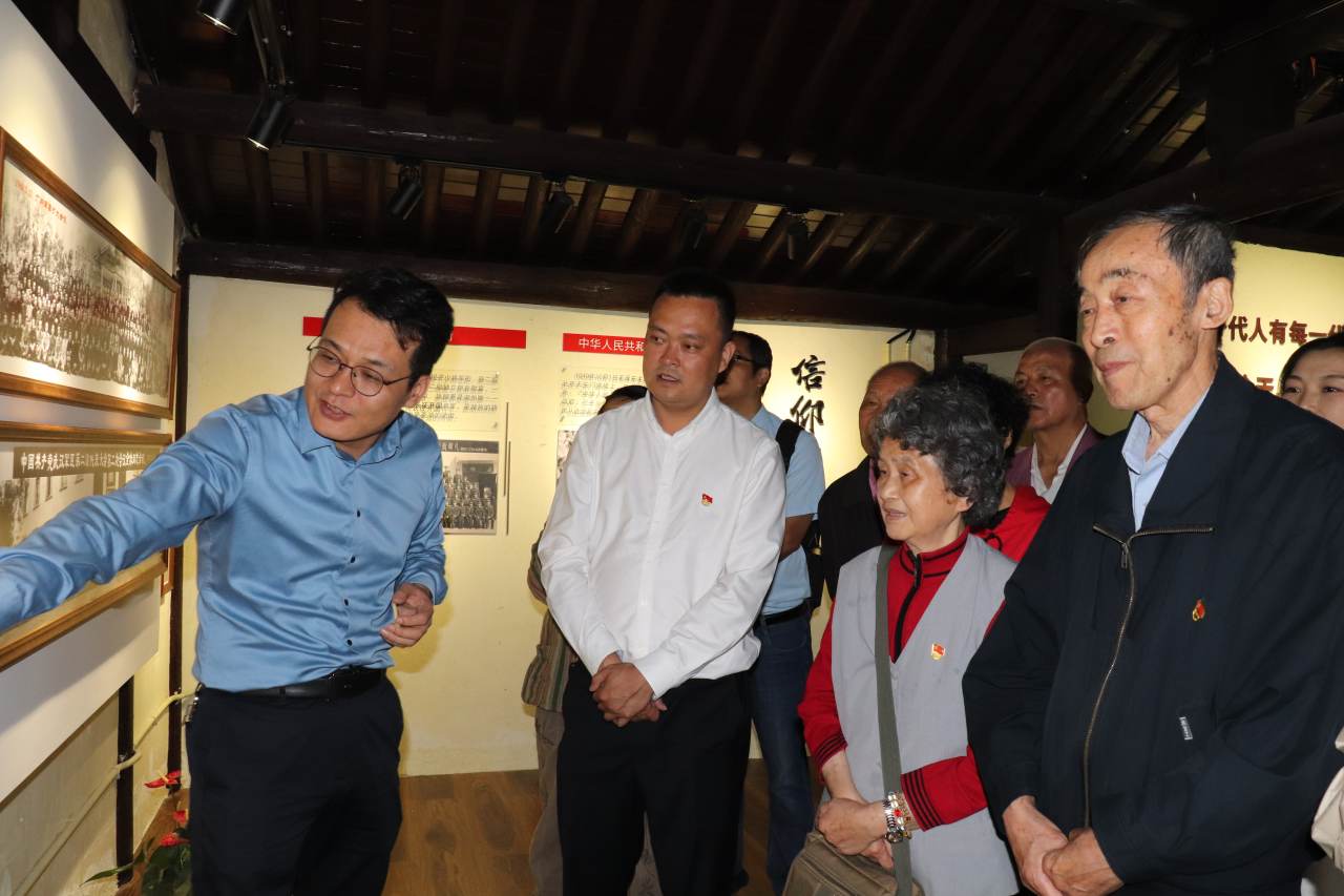 de4505905ad3a4d66d628bb96506e7f.jpg de4505905ad3a4d66d628bb96506e7f.jpg