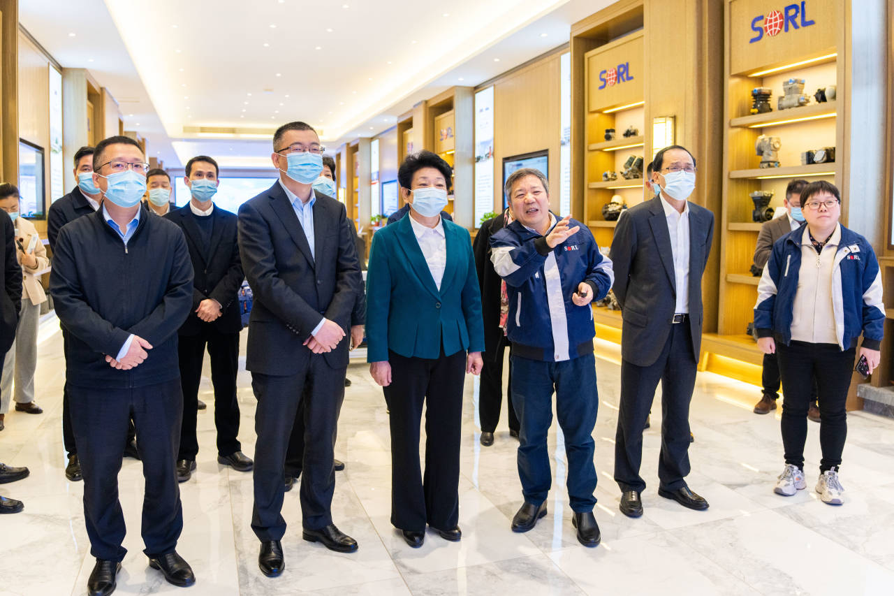 省政协主席黄莉新来瑞调研