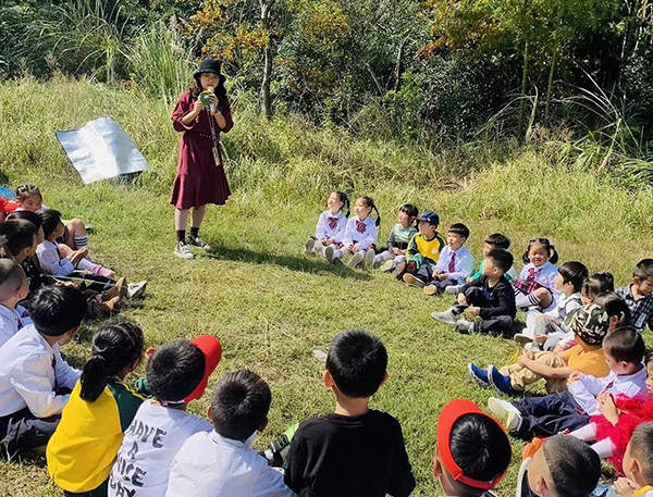 幼儿园课程的理念、目标和组成要素：一个全面的概述 (幼儿园课程的特点)