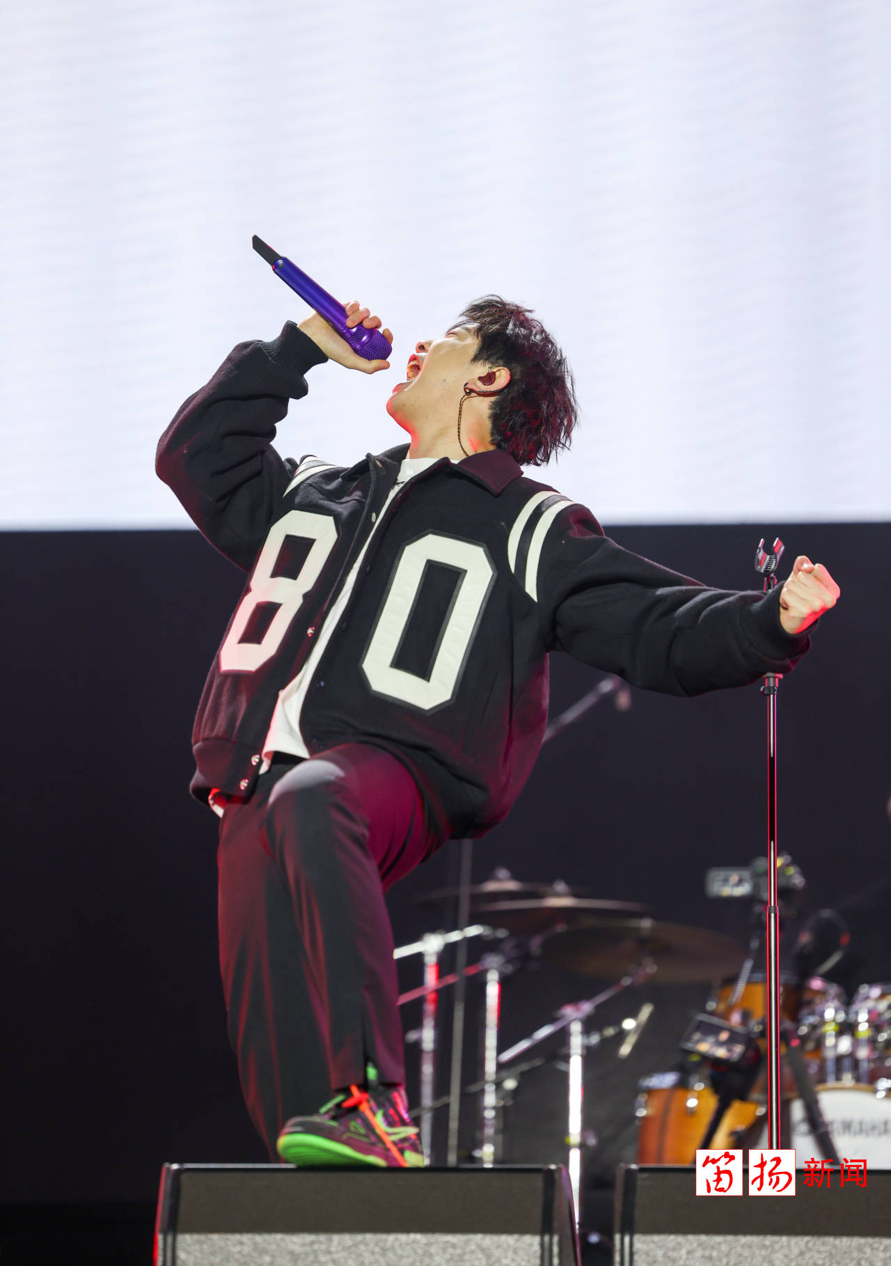 新闻中心您的位置:绍兴网>>颜人中余景天旅行团郭顶现场互动现场粉丝