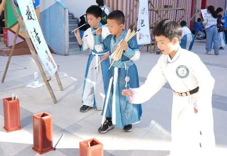 团市委在永康市青少年宫举办“宋韵·童玩雅集”公益活动