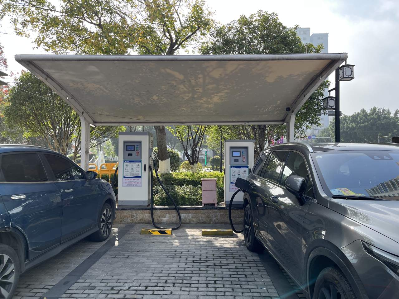 伯乐立体停车库万马爱充汽车充电站 (2).jpg