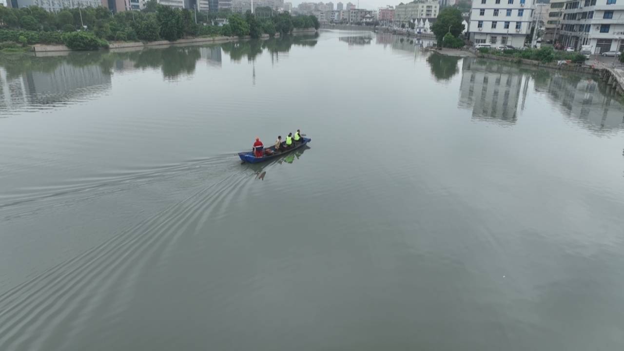 0531直击焦点:河道“绝户笼”泛滥成灾 生态环境岌岌可危20230531_123057.jpg 0531直击焦点:河道“绝户笼”泛滥成灾 生态环境岌岌可危20230531_123057.jpg
