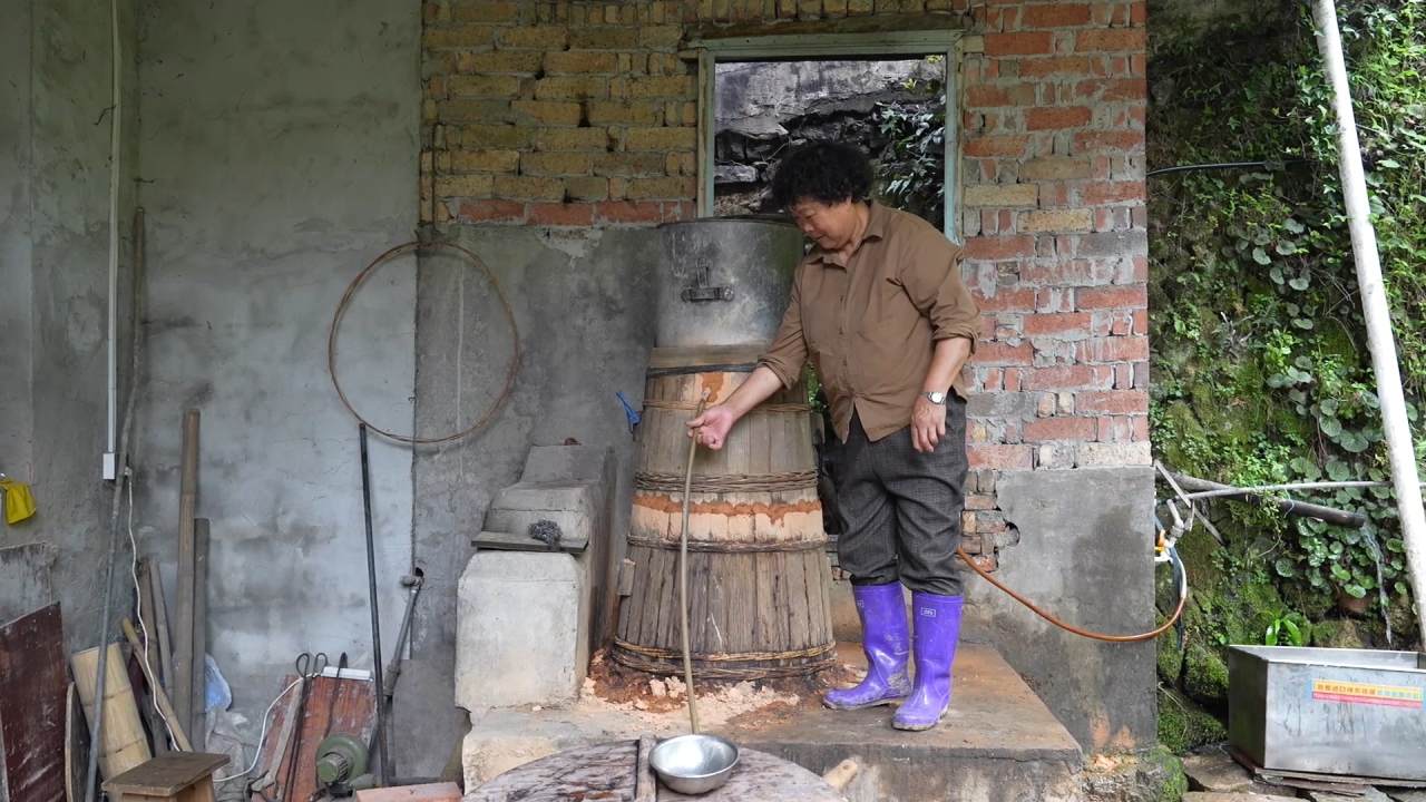 20240424《直击焦点》 瑞安本土酒何时能“抢回失地” 重回餐桌.mp4_20240425_152217.125.jpg