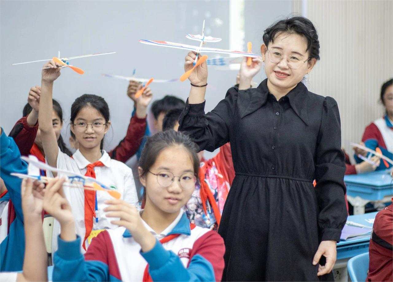 图14科学老师商珊珊.jpg