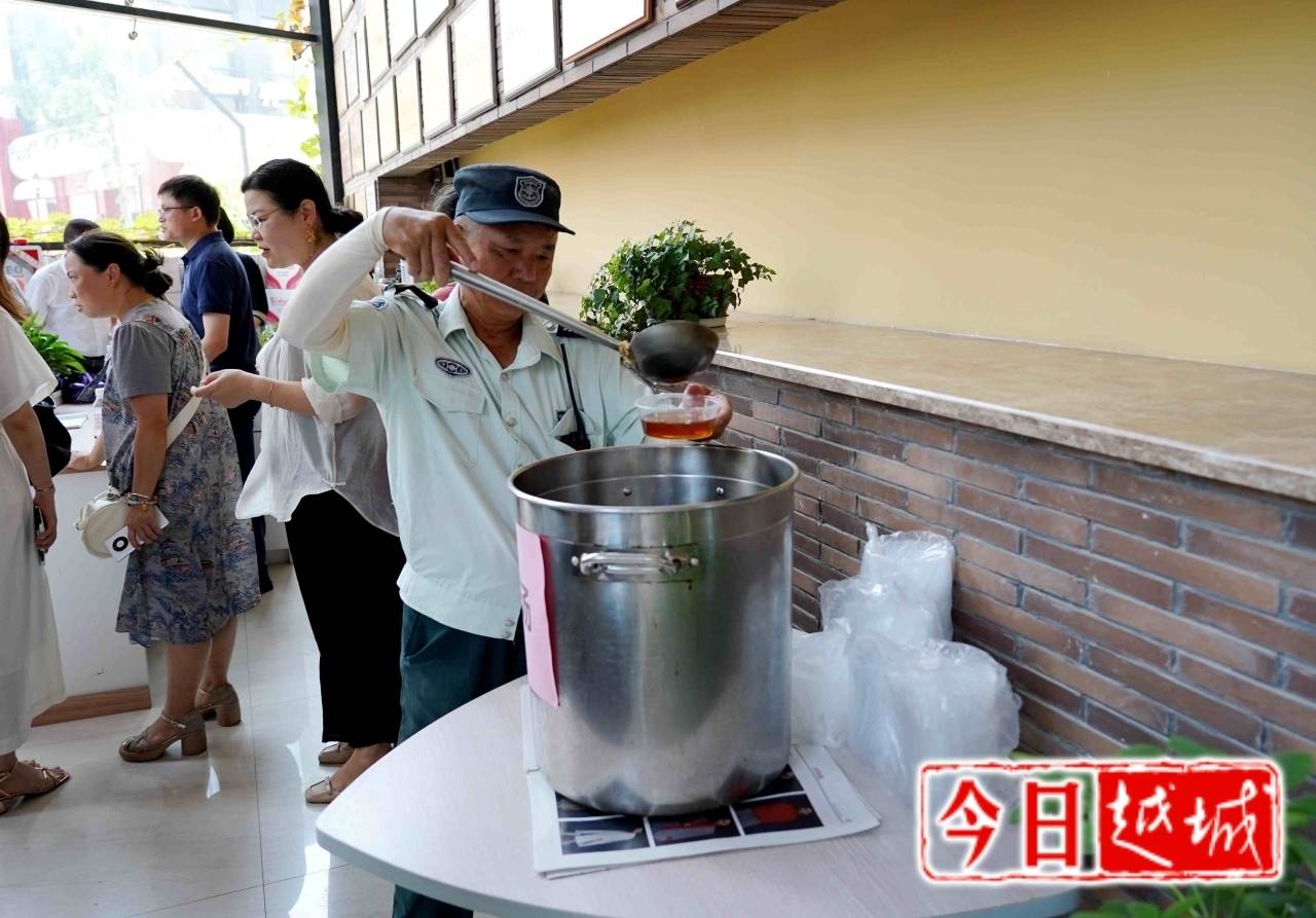 34个爱心驿站 为户外劳动者送上清凉